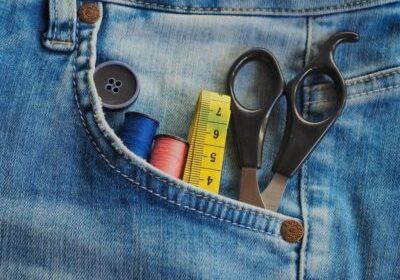 [Image d'illustration]Une poche de jean remplie d'outils